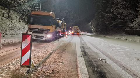 Koszalin. Sparaliżowane drogi po opadach śniegu