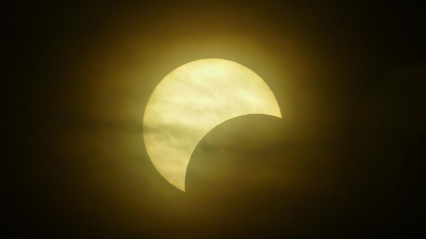 Zaćmienie Słońca 2022 widziane z Torunia