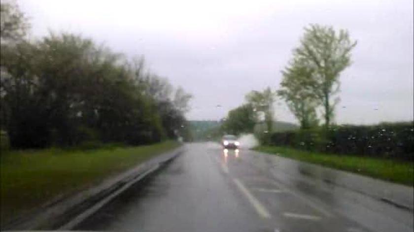 Anglia - Essex - Skutki intensywnych opadow deszczu - podlania i powodzie.