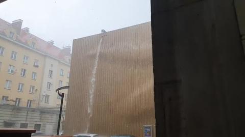 "Wodospad" z dachu Dolnośląskiego Centrum Filmowego