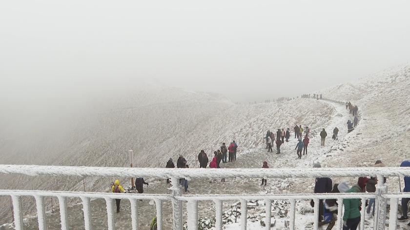 W Tatrach spadł śnieg. TOPR ostrzega przed trudnymi warunkami