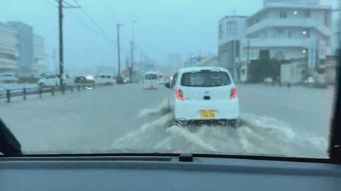 Ulewne opady w Okinawie