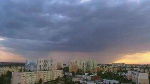 Chmury burzowe nad Bydgoszczą Time lapse 11.05.2012 19 h.