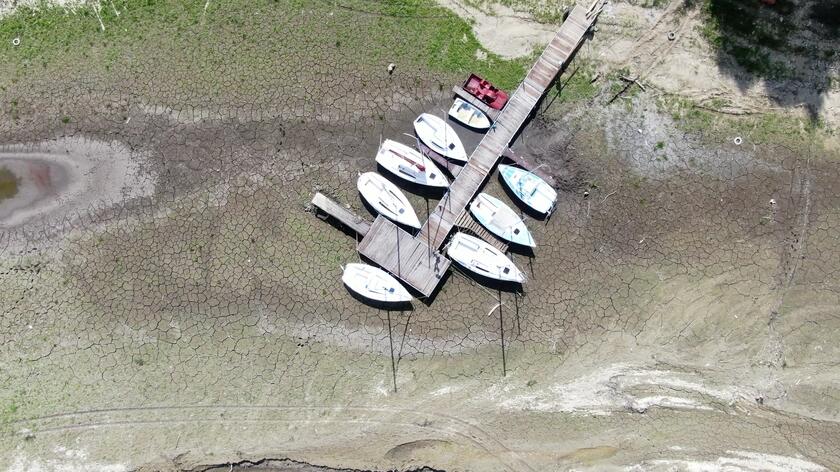Rekordowo niski poziom wody w Jeziorze Solińskim