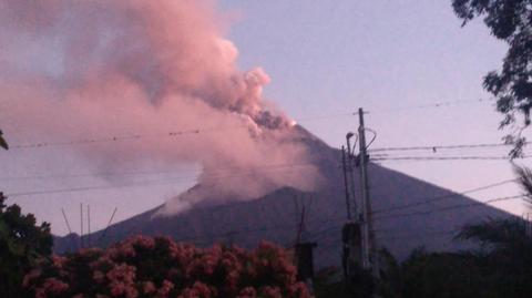 Erupcja wulkanu Fuego w Gwatemali