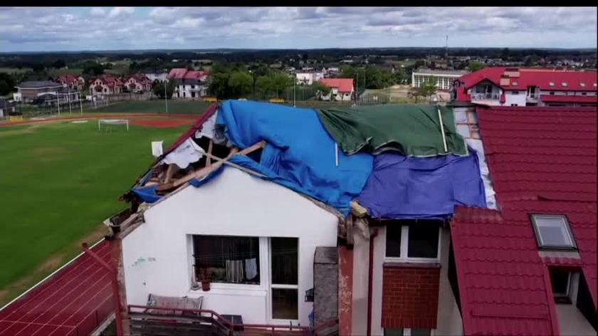 Zniszczenia w Sierakowicach na zdjęciach z drona