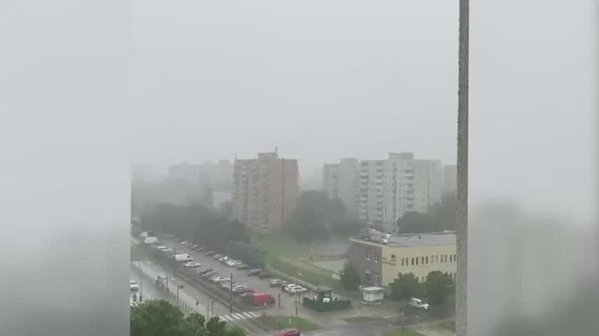 Ulewa i burza nad Bródnem (Warszawa Targówek)