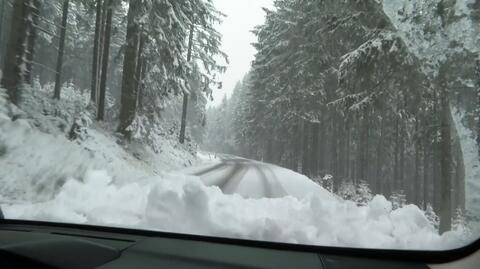 Przełęcz Okraj w Karkonoszach zasypana śniegiem