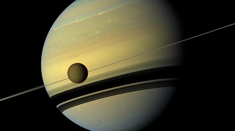Saturn widziany teleskopem Hubble'a