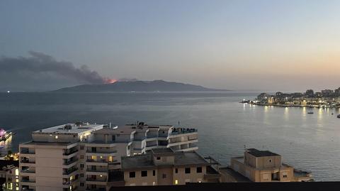 Pożar na Korfu widoczny z Albanii