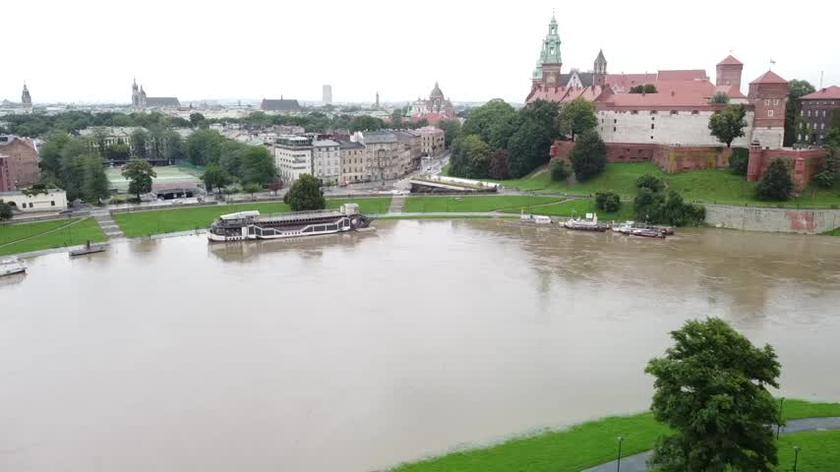 Zalane Bulwary Wiślane w Krakowie - zdjęcia z drona
