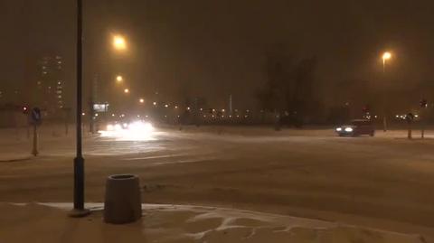 Intensywne nocne opady śniegu w Warszawie (filmik 2)