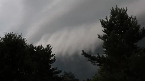 potężny wał szkwałowy nad Porajem 09.07.2021