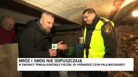 Strażnicy miejscy sprawdzają, czym i w jakich piecach palą mieszkańcy