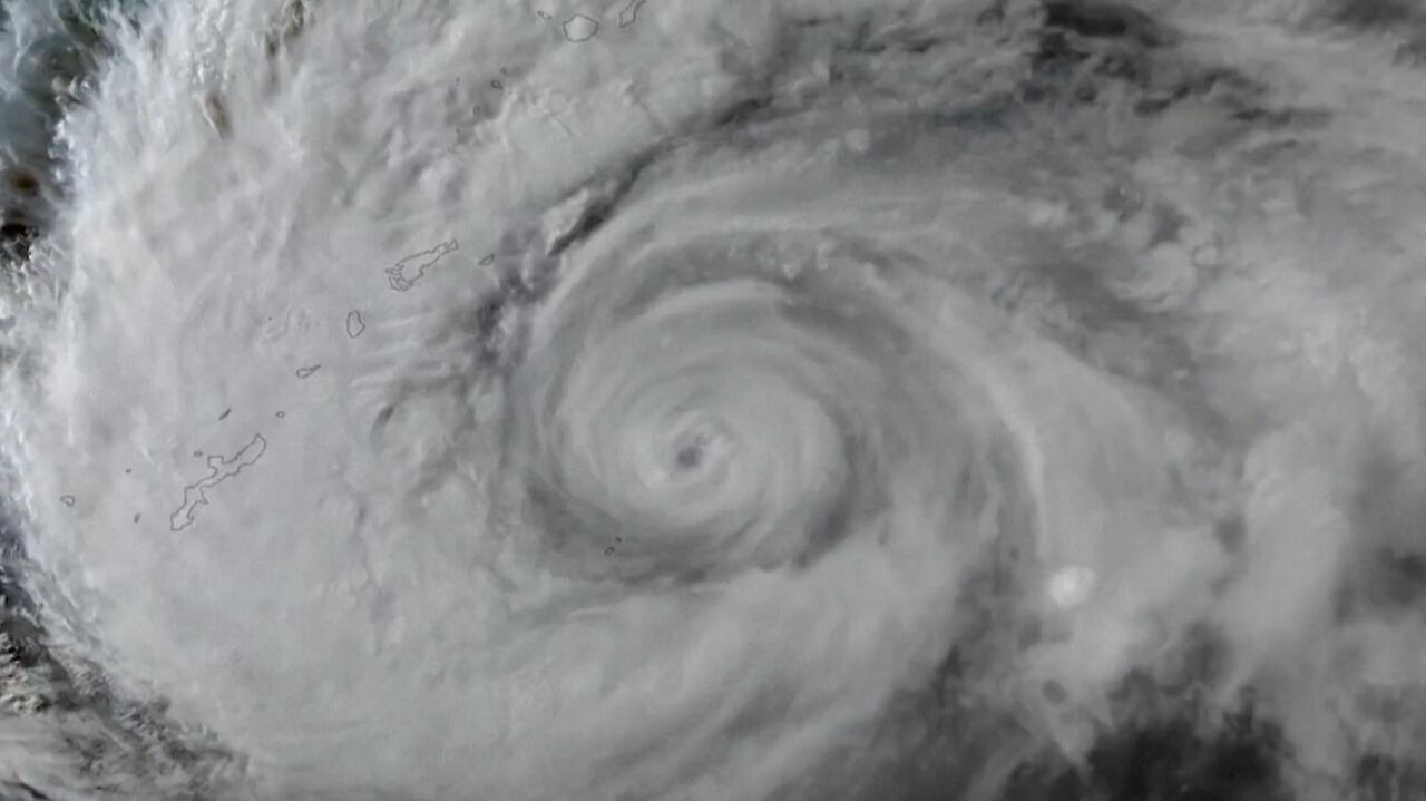 Typhoon Dolphin paralyses Japan: 500+ flights cancelled, hundreds of thousands ordered to evacuate