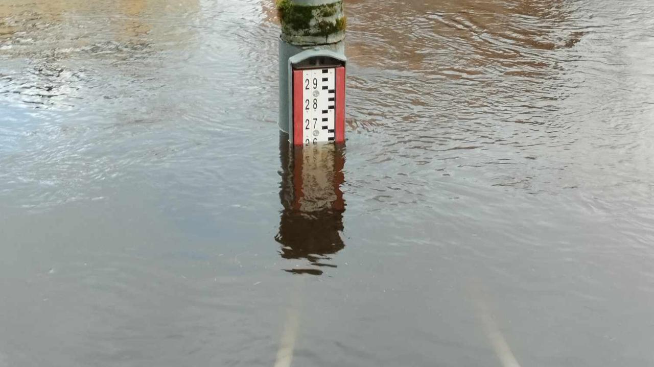 Może dojść do podtopień. Ostrzeżenia w większości kraju