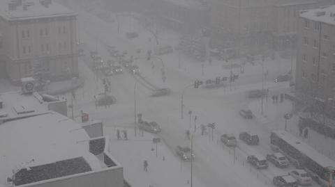 Śnieżyca w Białymstoku we wtorek (wideo bez dźwięku)