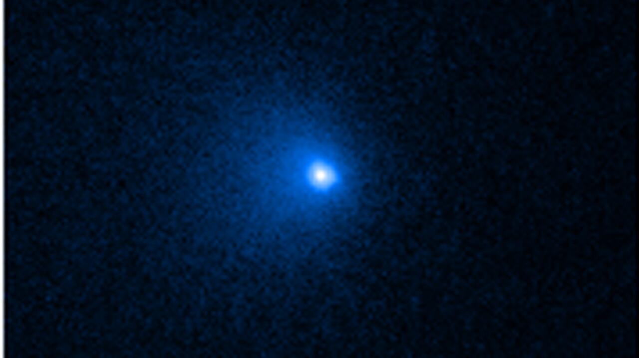 Cometa C/2014 UN271.  Uriașul „bulgăre de zăpadă murdar” se repezi spre soare