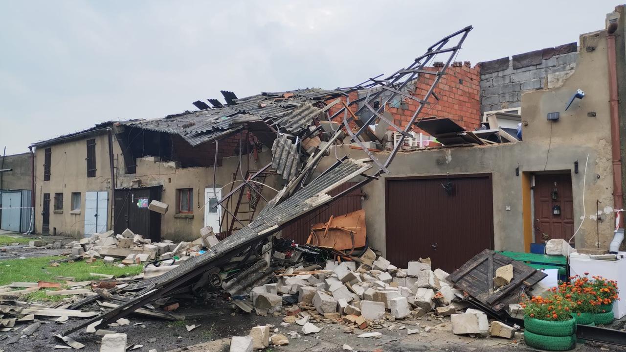 Sobotnie nawałnice. Wiatr zrywał dachy w Wielkopolsce