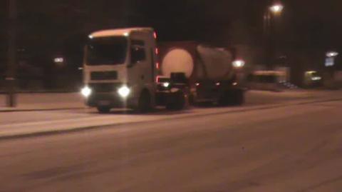 VIDEO Atak zimy  w Głogowie Zasypane ulice i chodniki Trudne warunki na drodze