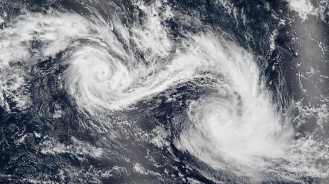 Burza tropikalna Diamondra na zdjęciach satelitarnych w kanale widzialnym i podczerwonym