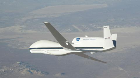 Próbny lot Global Hawk nad huraganem Karl, sierpień 2010 r. (NASA)