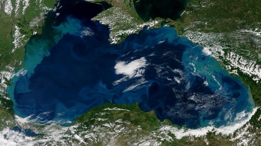 Turkusowa woda w Morzu Śródziemnym