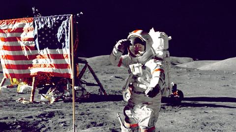 Fragment filmu dokumentalnego o lądowaniu na Księżycu (NASA)