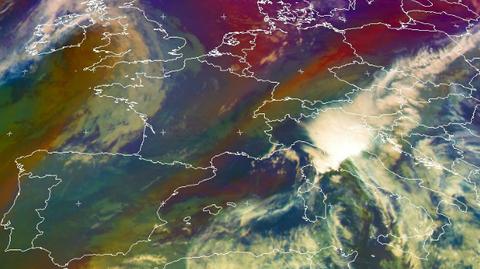 Deszczowy front nad Włochami (EUMETSAT)