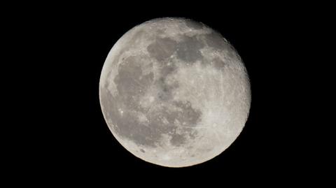 Niebieski Księżyc pojawia się raz na 2.7 lat