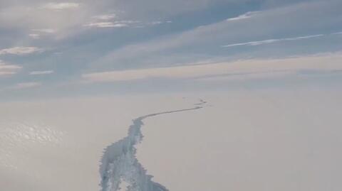 Od Antarktydy oderwała się wielka góra lodowa