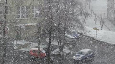 W Łodzi sypie śnieg