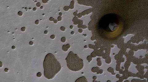 Tajemnicza dziura na Marsie 