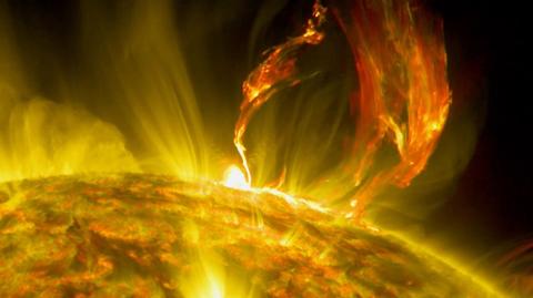 Timelapse wybuchu na Słońcu z 18 czerwca 2015 roku