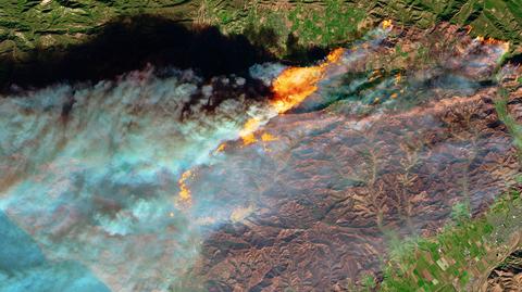 Pożar na zdjęciach satelitarnych NASA