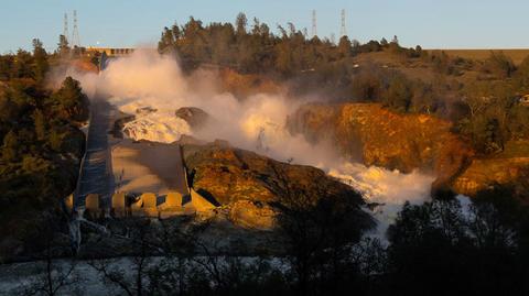 Zniszczona tama w Oroville