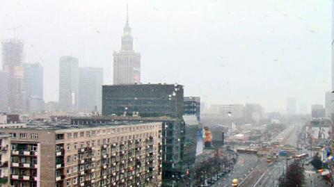 Opady śniegu w Warszawie i reszcie kraju (TVN24)