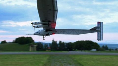 Pierwszy testowy lot Solar Impulse 2 zakończył się sukcesem
