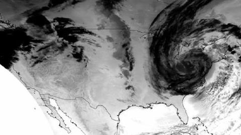 Animacja komputerowa trasy Sandy na podstawie satelity GOES (Uniwersytet Delaware)