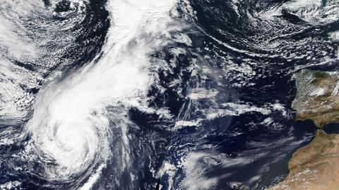 Huragan zmierza do Azorów (NASA Earth Observatory)
