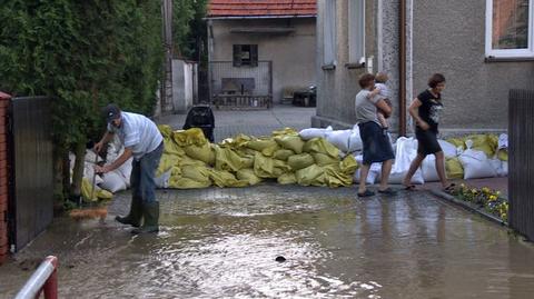 Podtopienia w Zielonkach. Mieszkańcy winią ekologów (TVN24 Kraków)