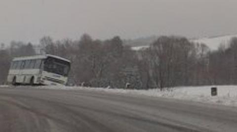 Autobus zawisł nad skarpą (Kontakt 24/MemfiS89)