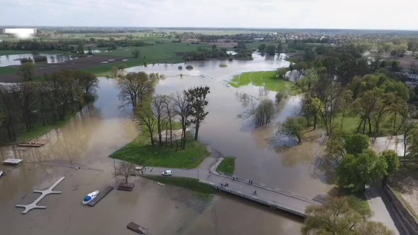 Krapkowice zostały zalane przez rzekę Osobłogę