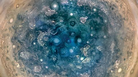 Najnowsze zdjęcia Jowisza przesłane przez Juno