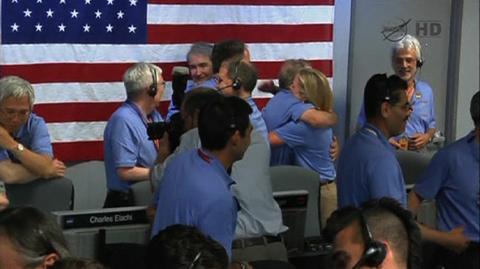 Radość w centrum kontroli po wylądowaniu łazika (NASA)