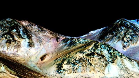 Na Marsie istnieje woda w stanie ciekłym