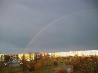 Dziś (13.04.2013) około 17 w Zduńskiej Woli na niebie pojawiła się pierwsza w tym roku tęcza.