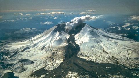 Pod Mount St. Helens wzrasta poziom magmy. Naukowcy: aktywność wulkanu może wzrosnąć 