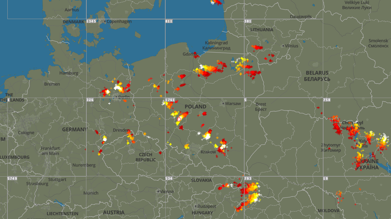 Wyładowania rozproszone po kraju. Sprawdź, gdzie jest burza - TVN Meteo