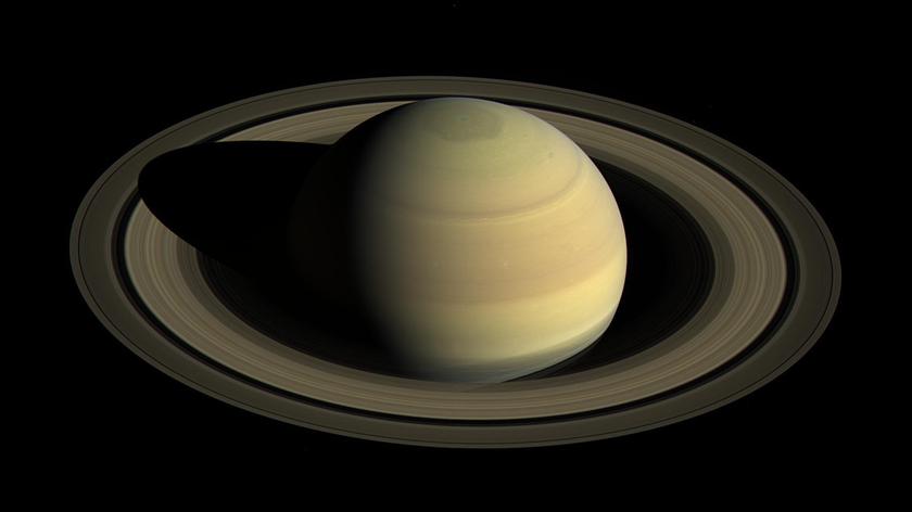 Saturn widziany teleskopem Hubble'a